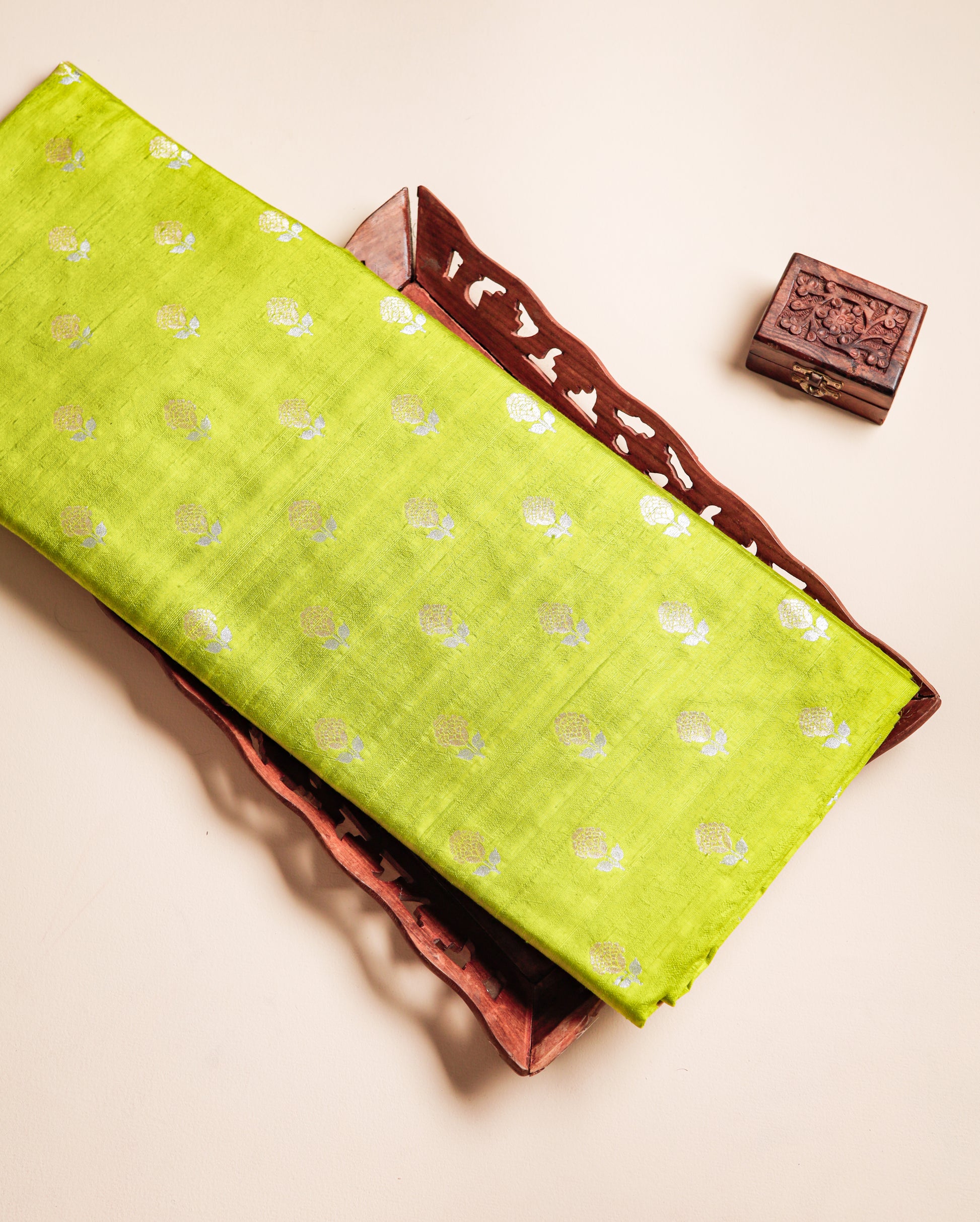 ROYAL LINEAGE PURE HANDLOOM BANARASI DUPION SILK FABRIC